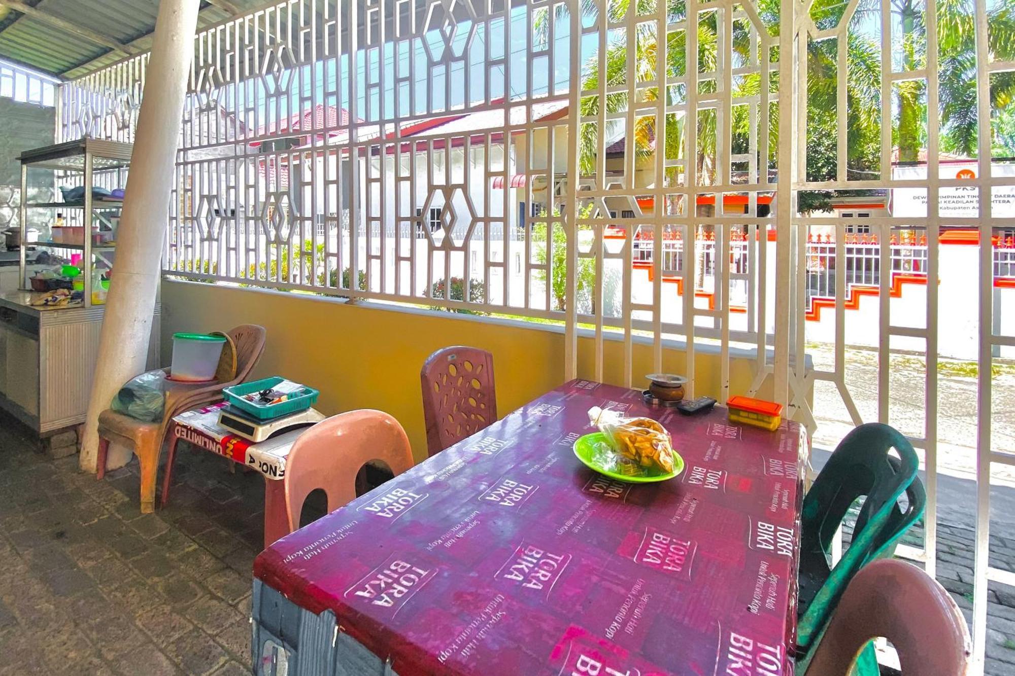 Amira House Kisaran Redpartner Hotel Exterior photo