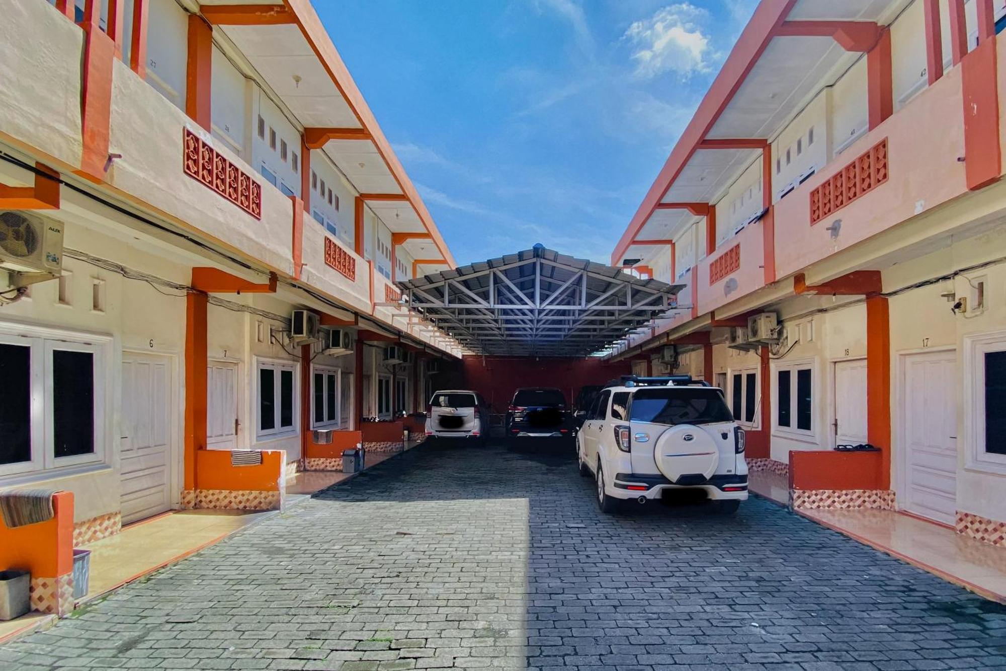 Amira House Kisaran Redpartner Hotel Exterior photo