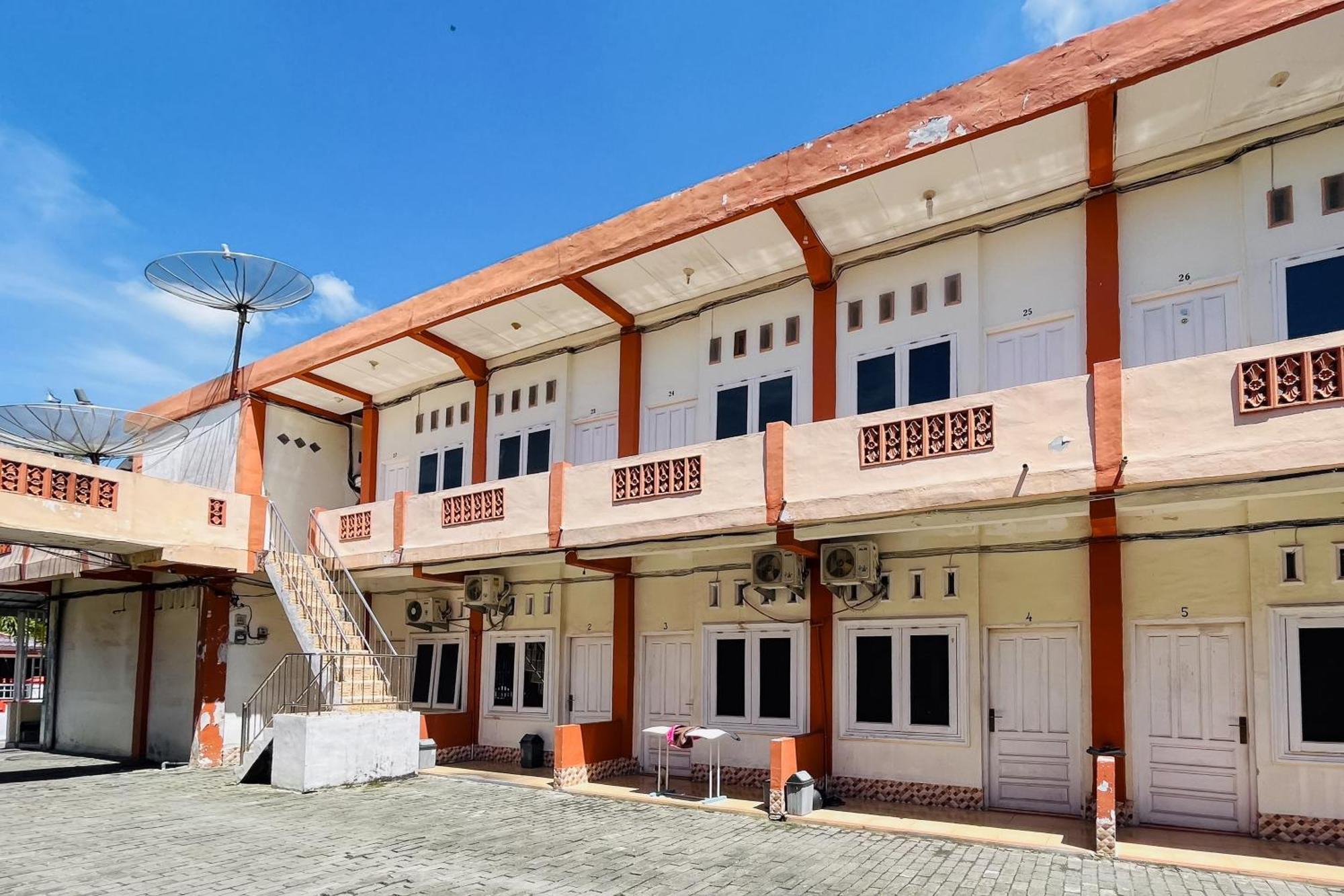 Amira House Kisaran Redpartner Hotel Exterior photo